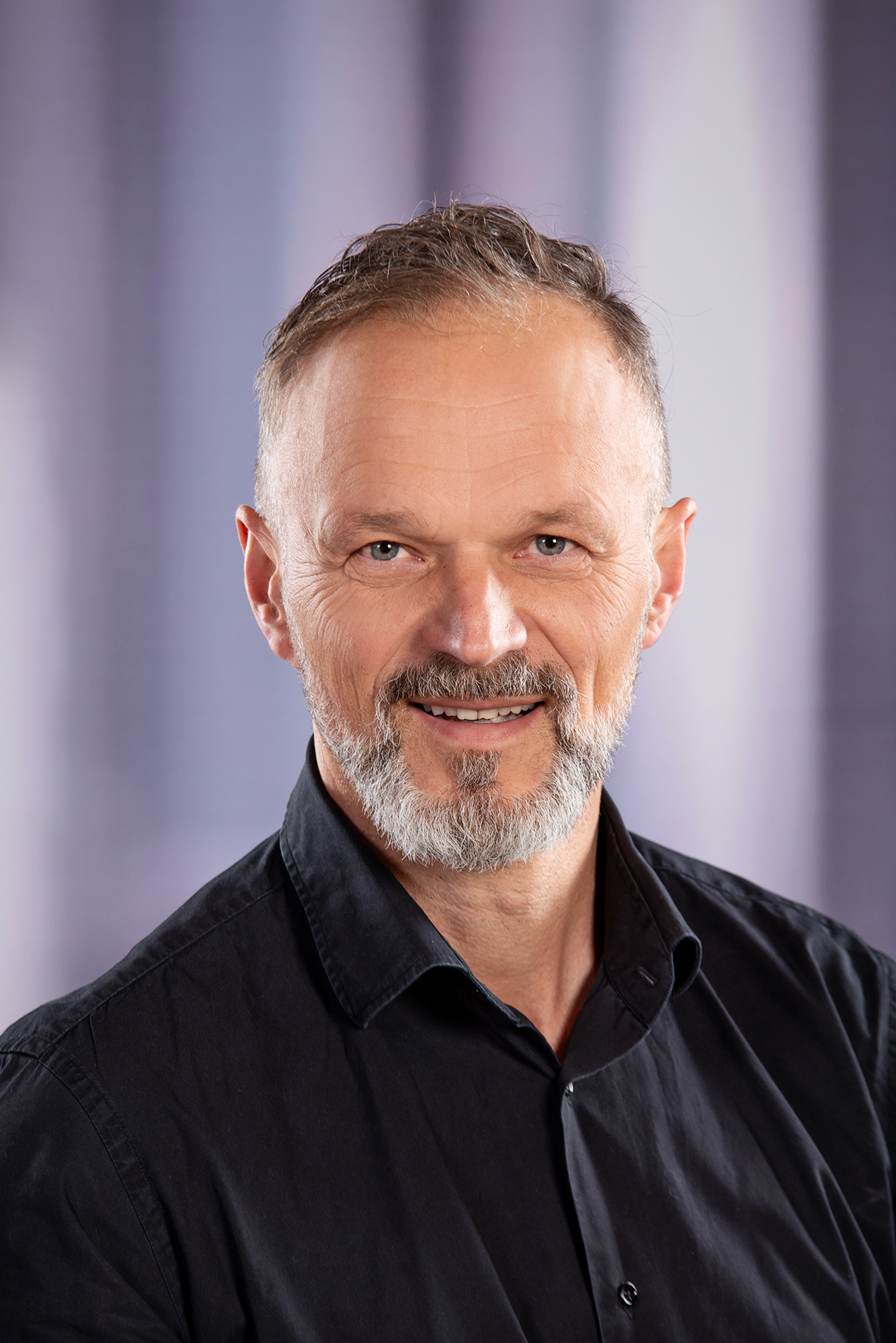 Dr. Markus Stark